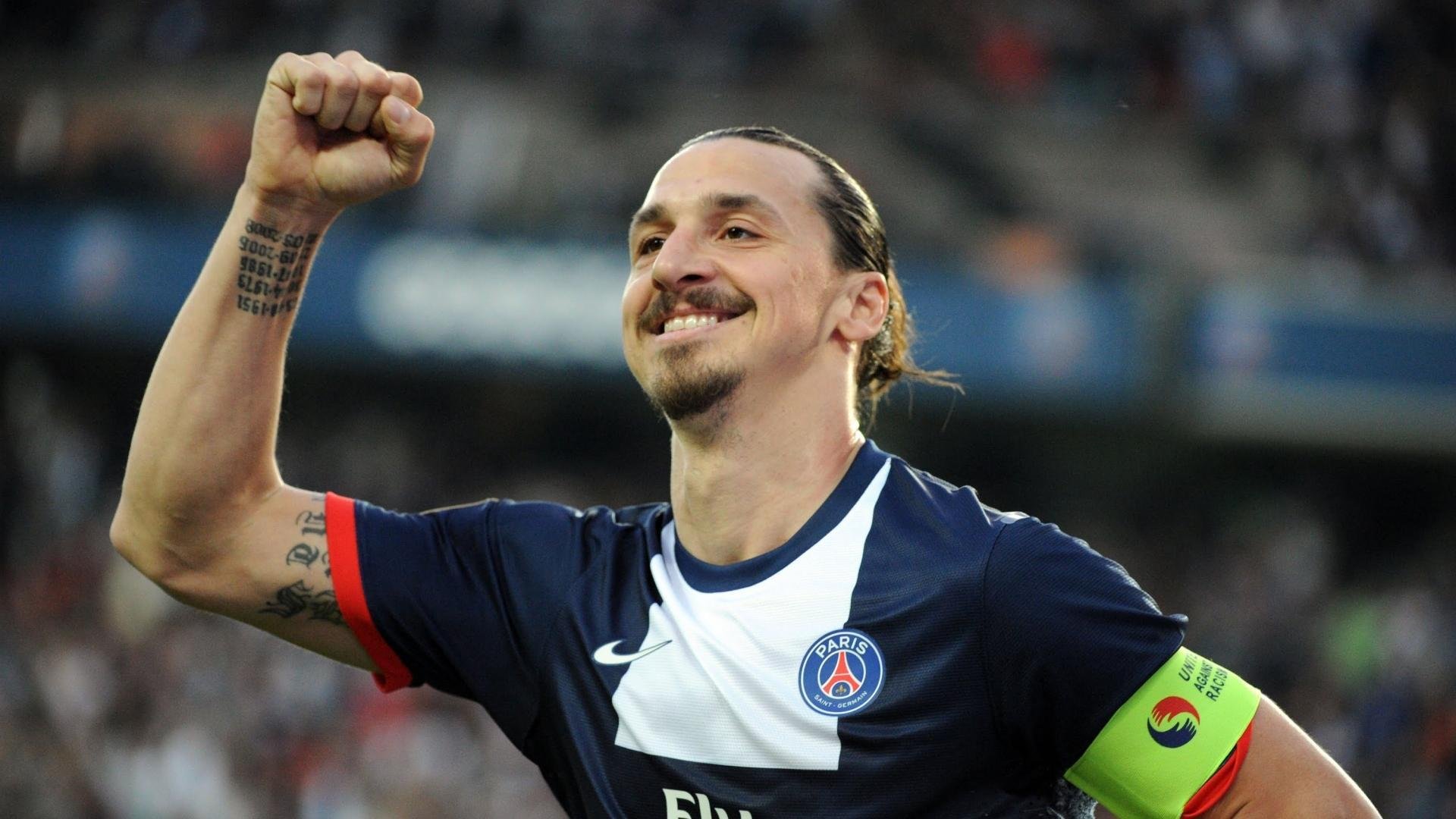 政府支持足球基层建设,推动城市足球普及率提升,足球场建设补贴试点城市